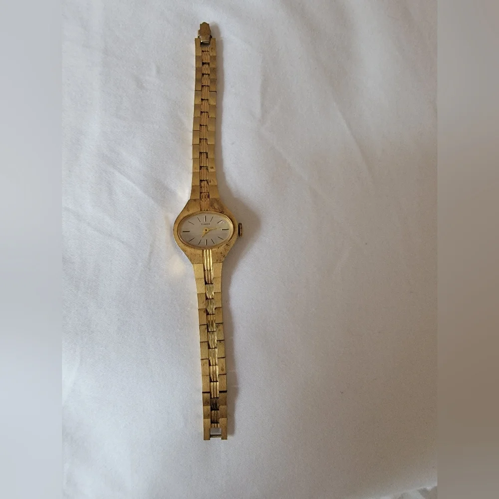 Vintage Timex Gold Plated Women's Watch - Picture 11 of 11